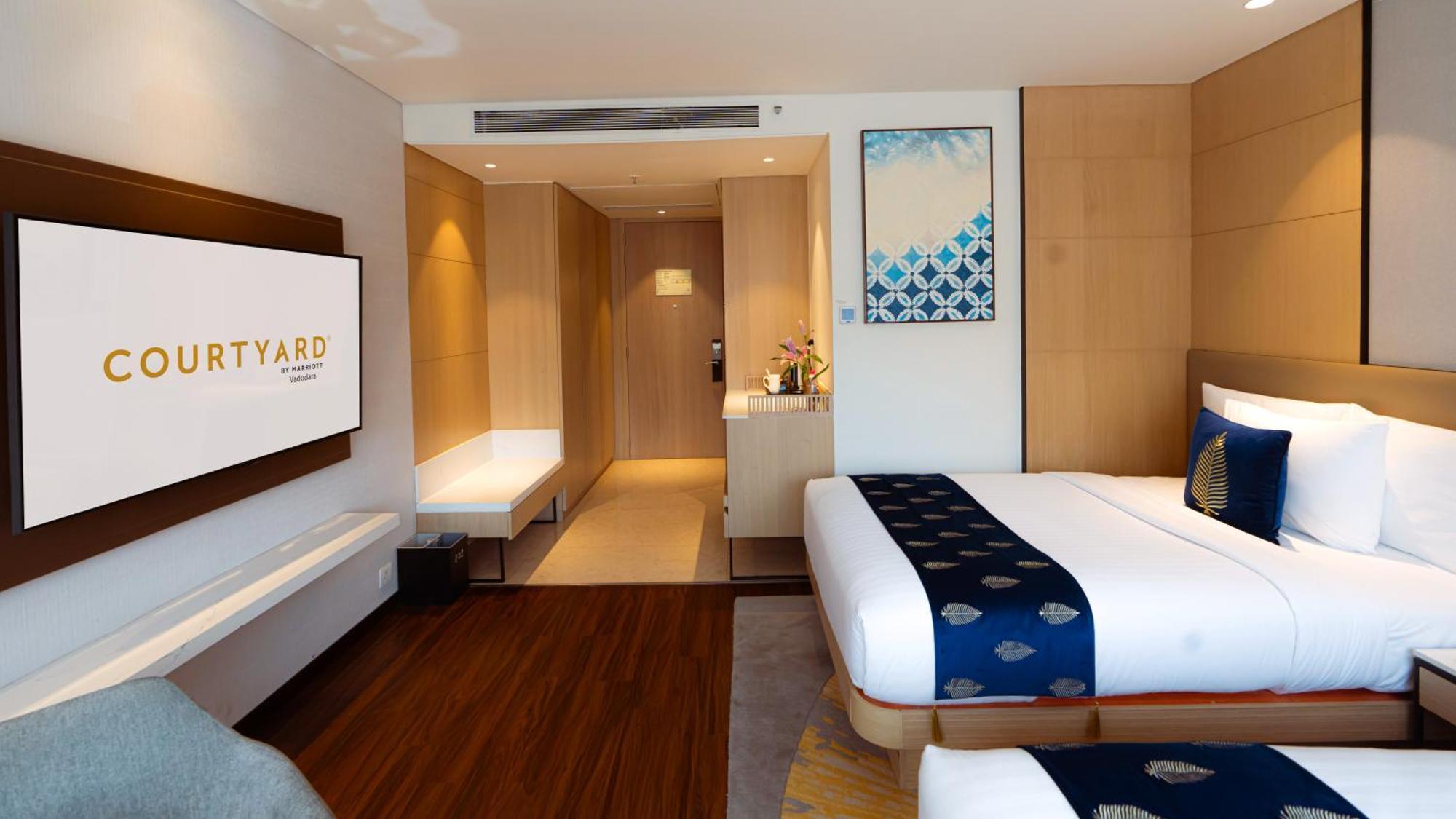 Courtyard By Marriott Vadodara Esterno foto