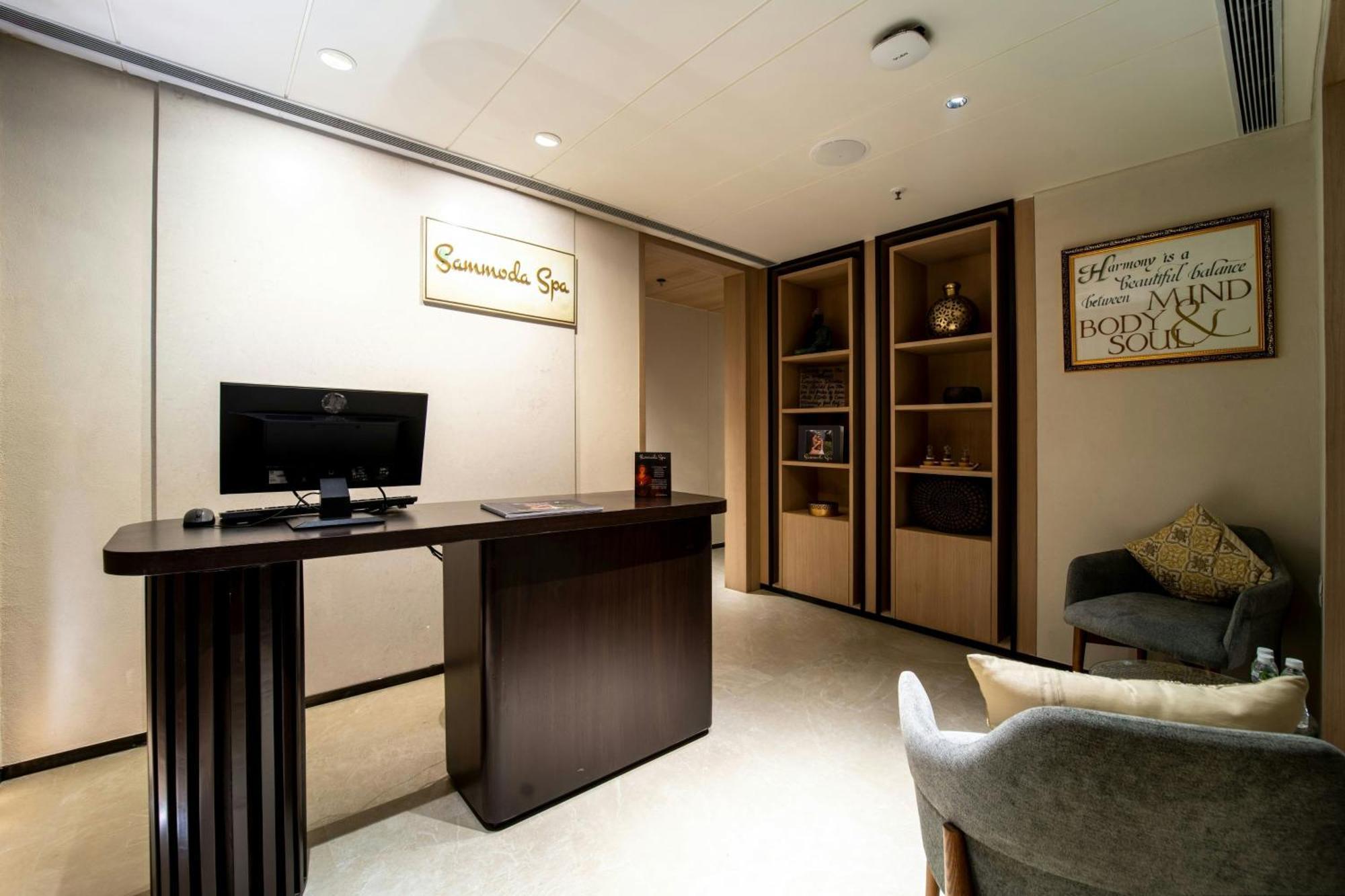 Courtyard By Marriott Vadodara Esterno foto