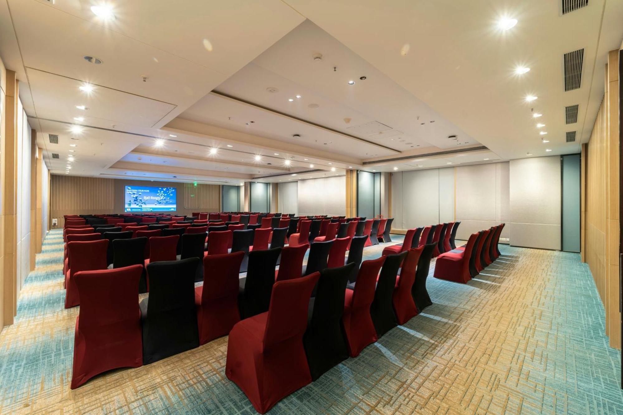 Courtyard By Marriott Vadodara Esterno foto