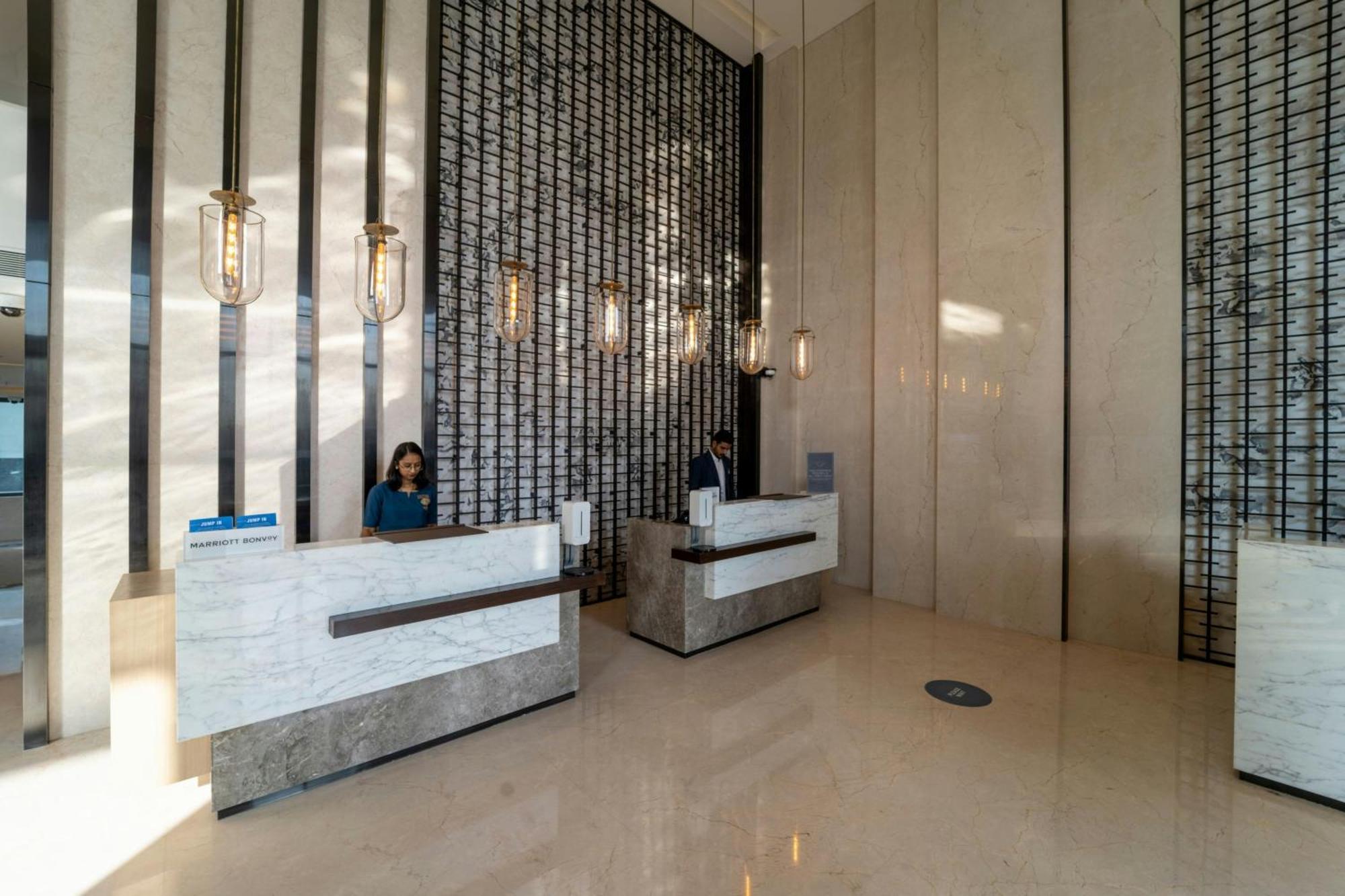 Courtyard By Marriott Vadodara Esterno foto