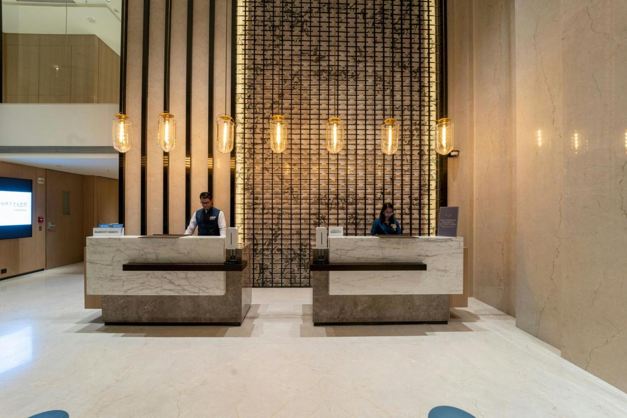 Courtyard By Marriott Vadodara Esterno foto