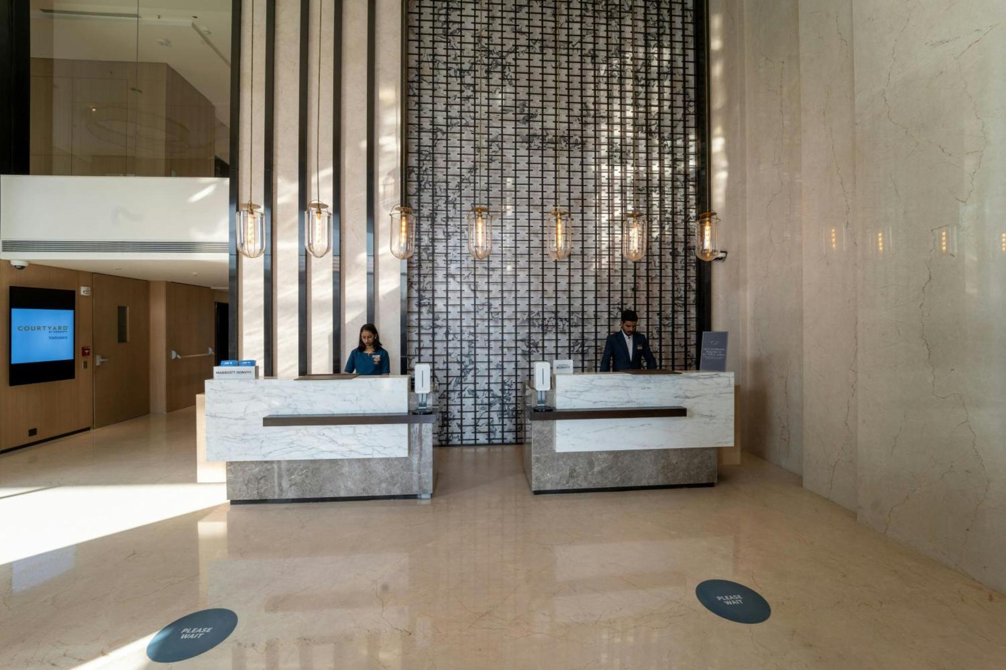 Courtyard By Marriott Vadodara Esterno foto